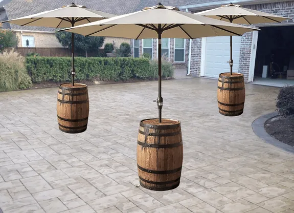 Cocktail Barrel with Umbrella