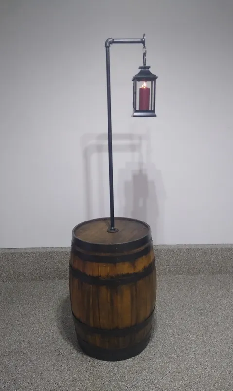 Barrel Lantern Pole